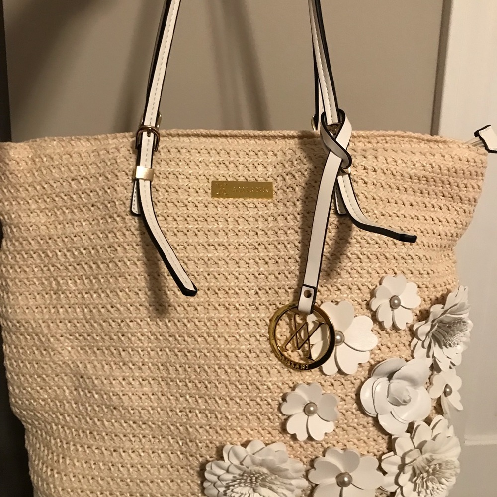 Amiani travel handbag